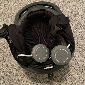 Smith camber helmet size medium with outdoor tech speakers